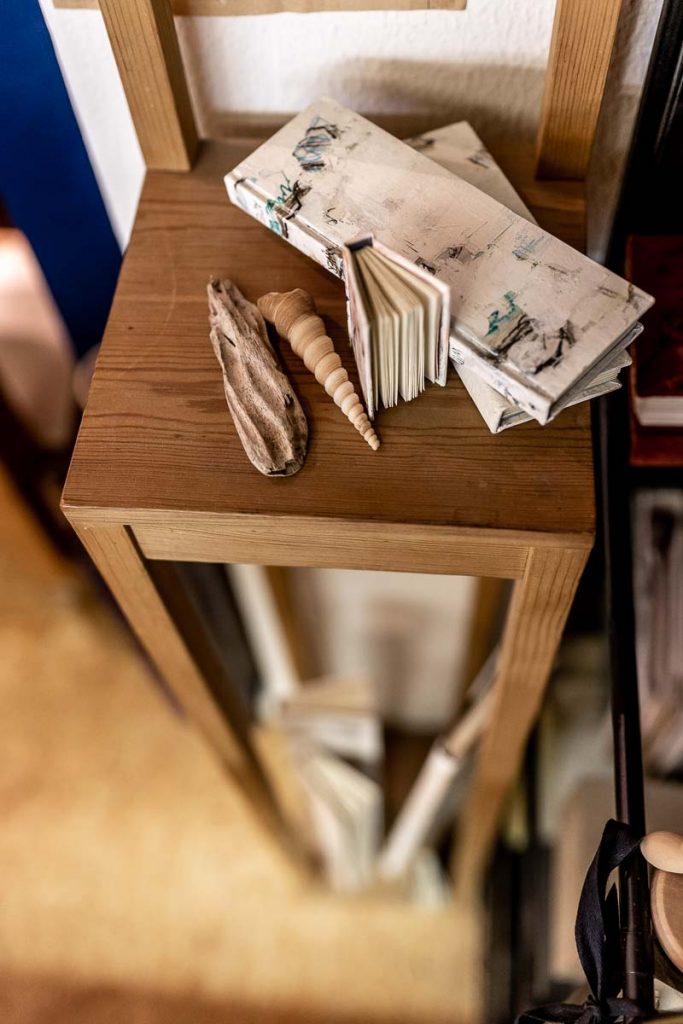 In der Buchbinderei in Bremen gibt es viele Sonderanfertigungen zu entdecken