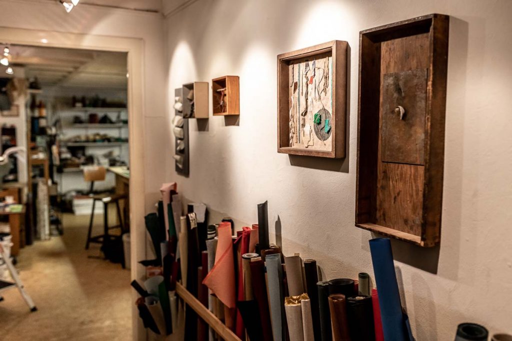 Dies ist ein Teil des großen Lagers an Papieren der Buchwerkstatt Bremen